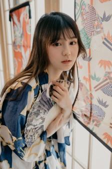 宝宝对准它自己慢慢动